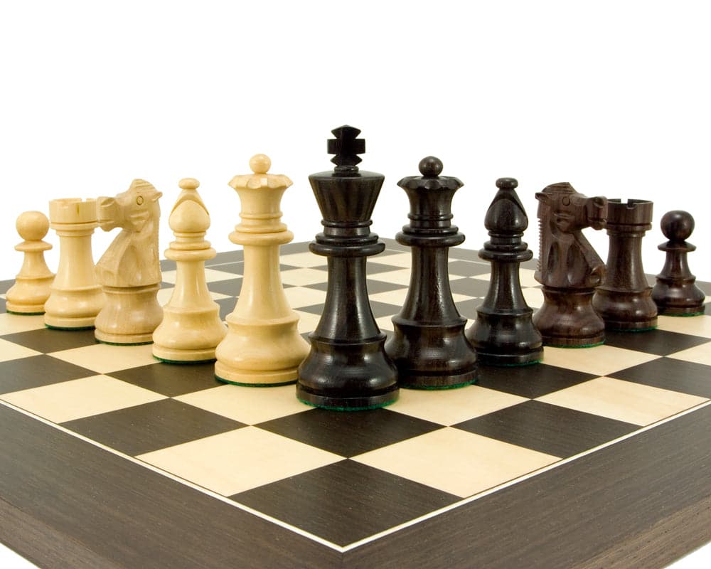 French Knight Rosewood chess set with classic Staunton design pieces on a 19.7 inch wenge board.