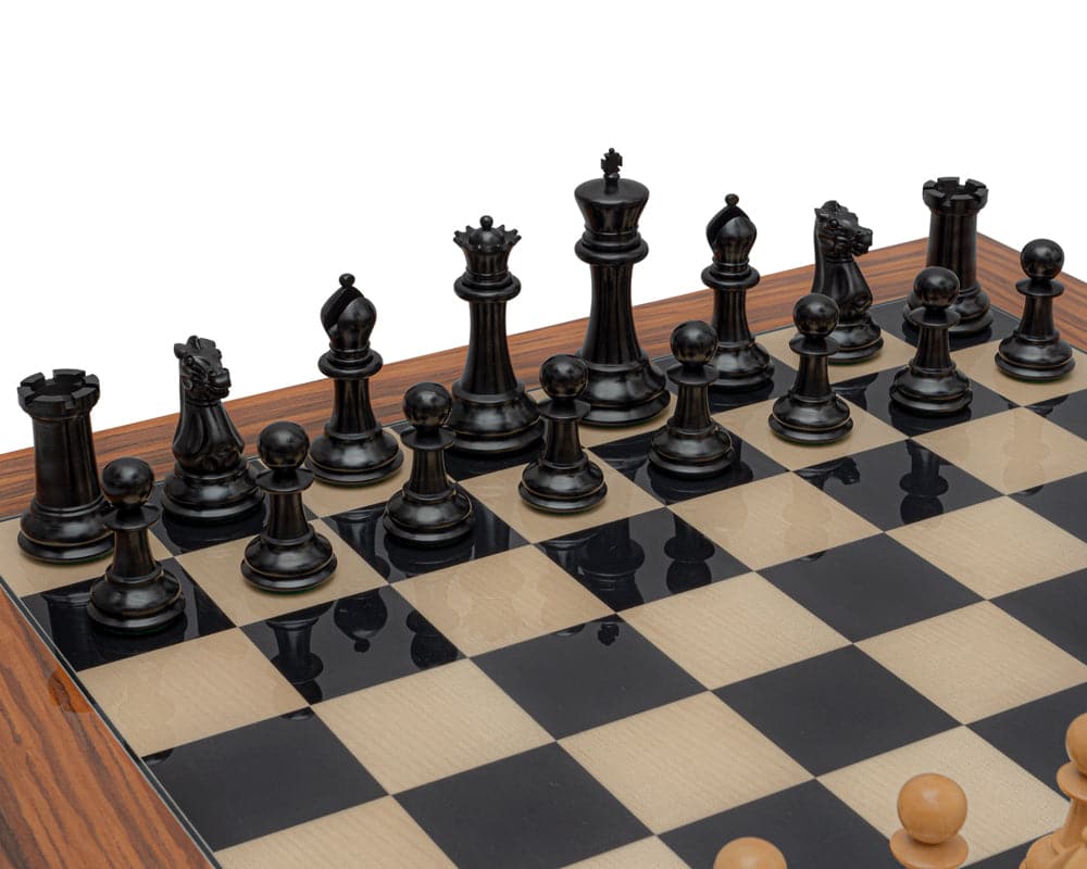 The 1849 Reproduction Staunton Ebony and Palisander Luxury Chess Set (Hover Image)